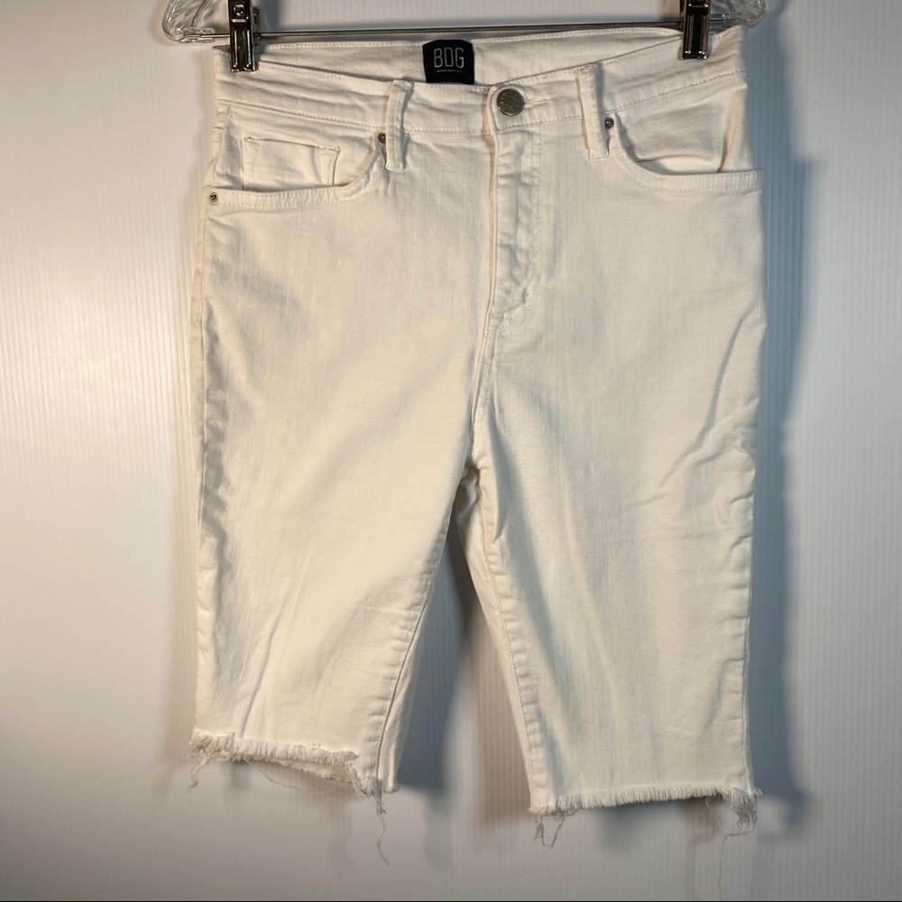 BDG-Urban Outfitters TWIG High Rise Cropped Jean -cut offs. Size 28.
